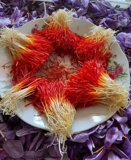 تصویر 1 از زعفران دختر پیچ قائنات با عطر طبیعی و کیفیت اصیل